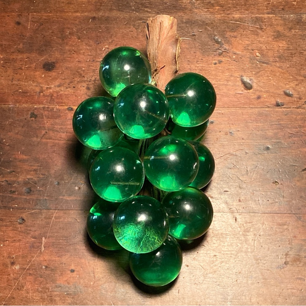 ‼️SOLD‼️ Vintage Lucite Grapes